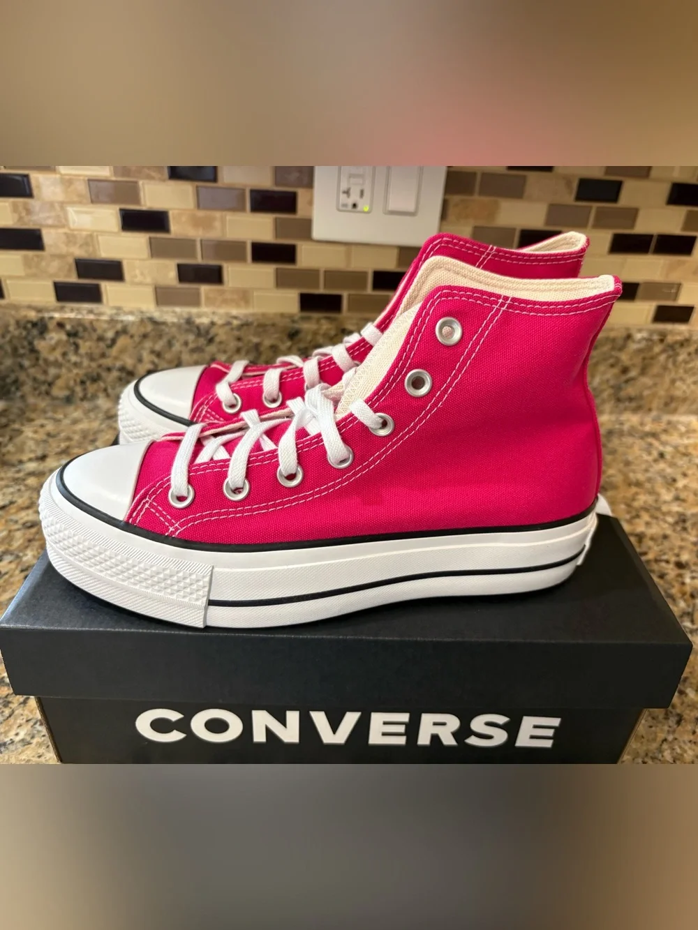 New Converse Lift Hi Top Sneaker Cerise Pink Women 7/Youth 5.5